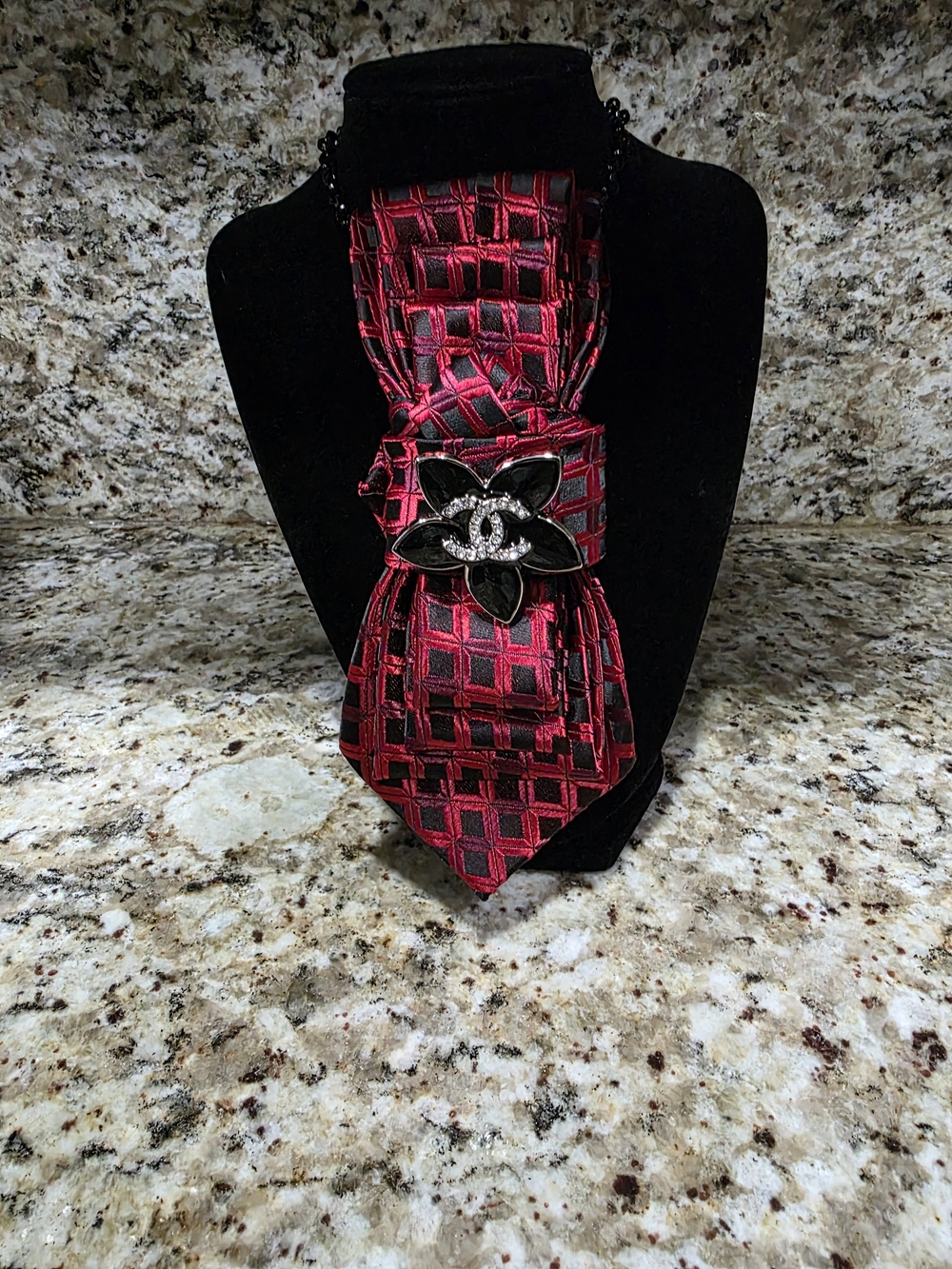 Tie Necklace | Red Print